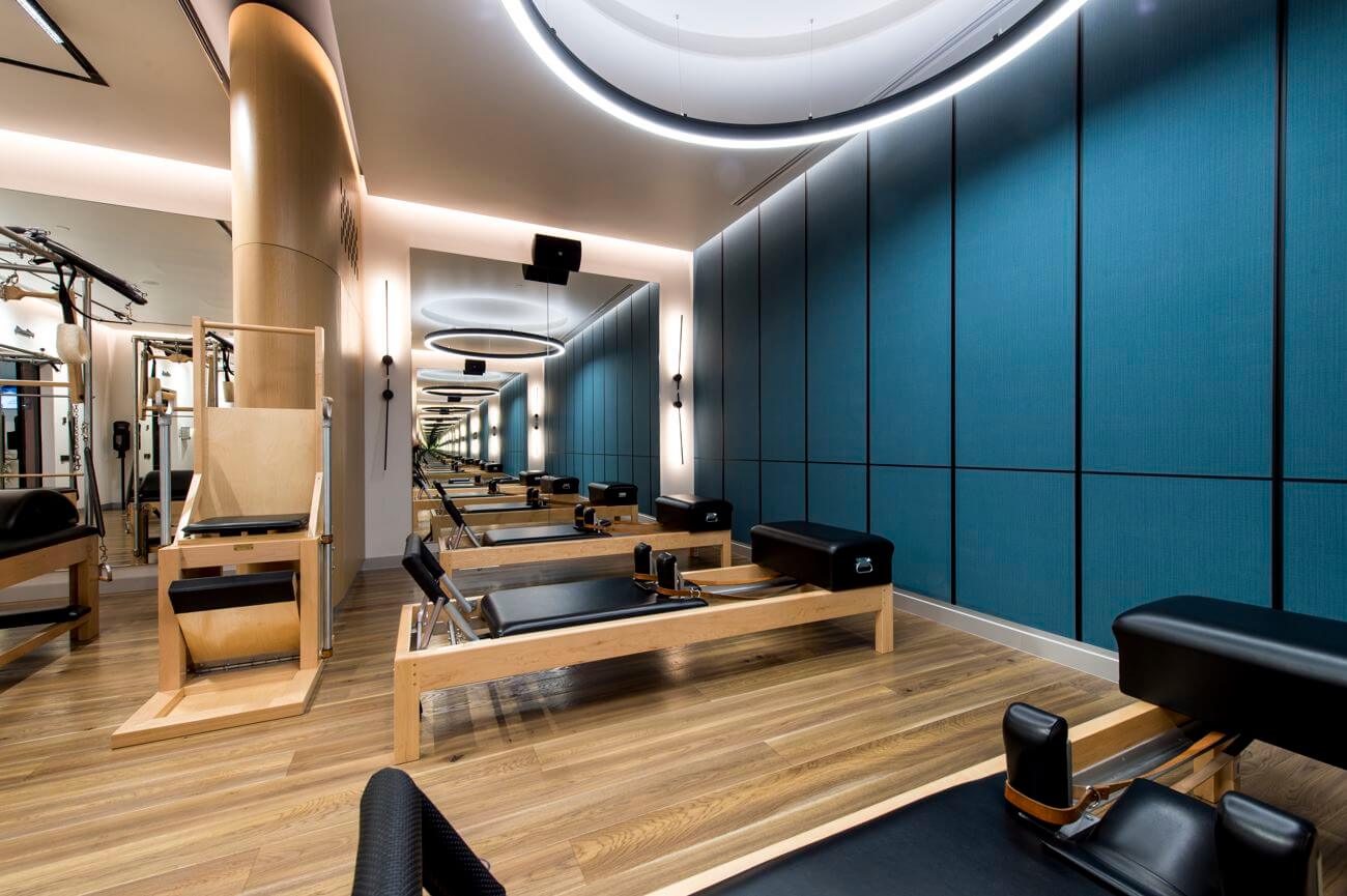 Пілатес це комплексна система тренувань на реформері для зміцнення м’язів