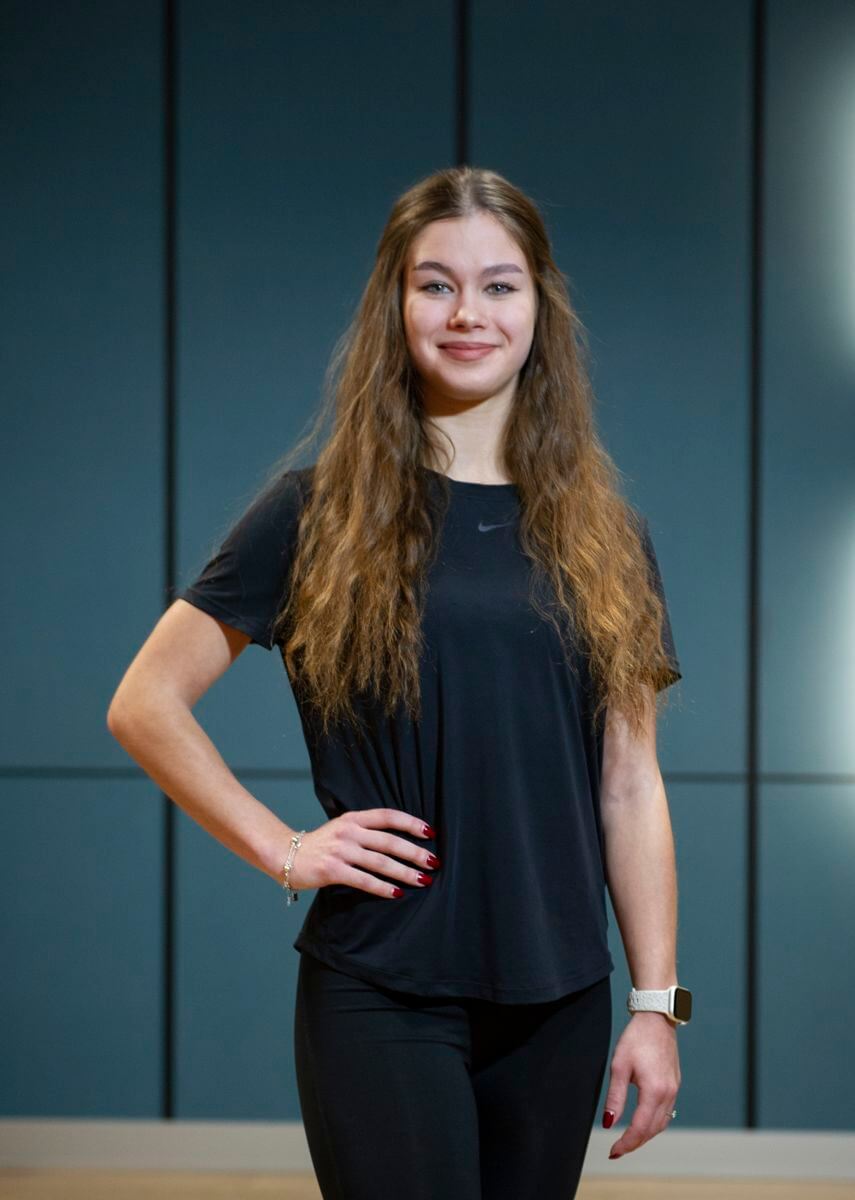 Олена Мельник