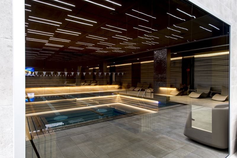 У СПА-зоні можна відвідати фінську сауну та римську парну. 168